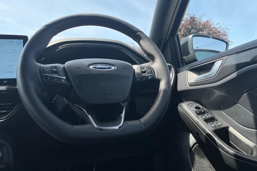 Ford Focus Photo autoimg-da6a2682c1df33944fb4c5ed1857c60d5f7493b2.jpg