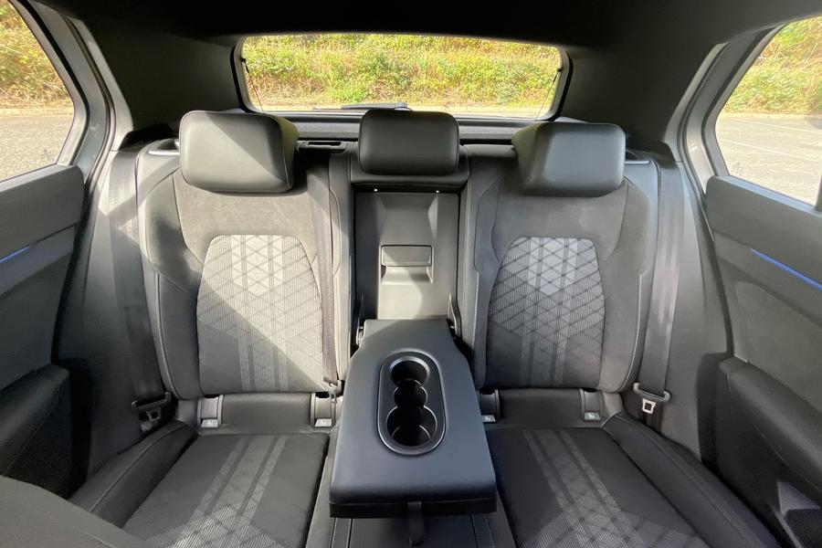 Volkswagen Golf Photo autoimg-da6f53e7160d3039f6db95f439749bd5f873481f.jpg