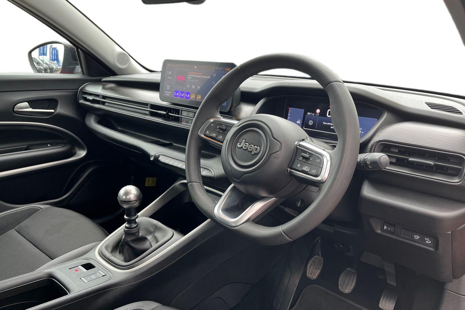 Jeep Avenger Photo 8