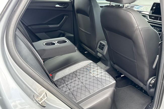 VOLKSWAGEN T-Roc Photo 32