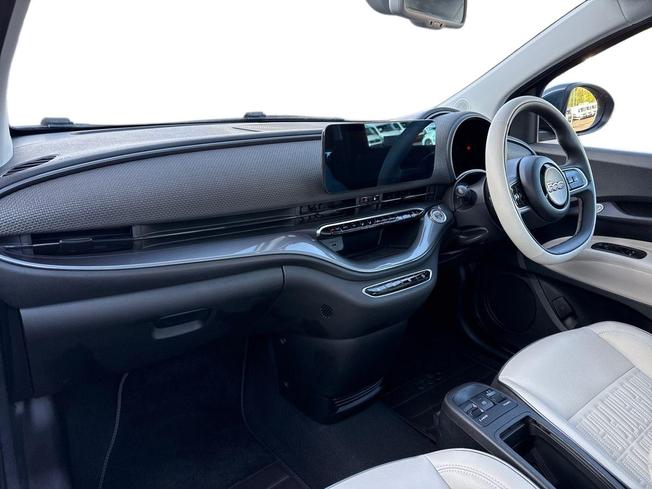 FIAT 500 Photo 2
