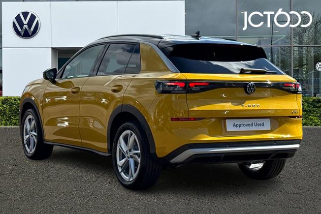 Volkswagen T-Roc Photo 3