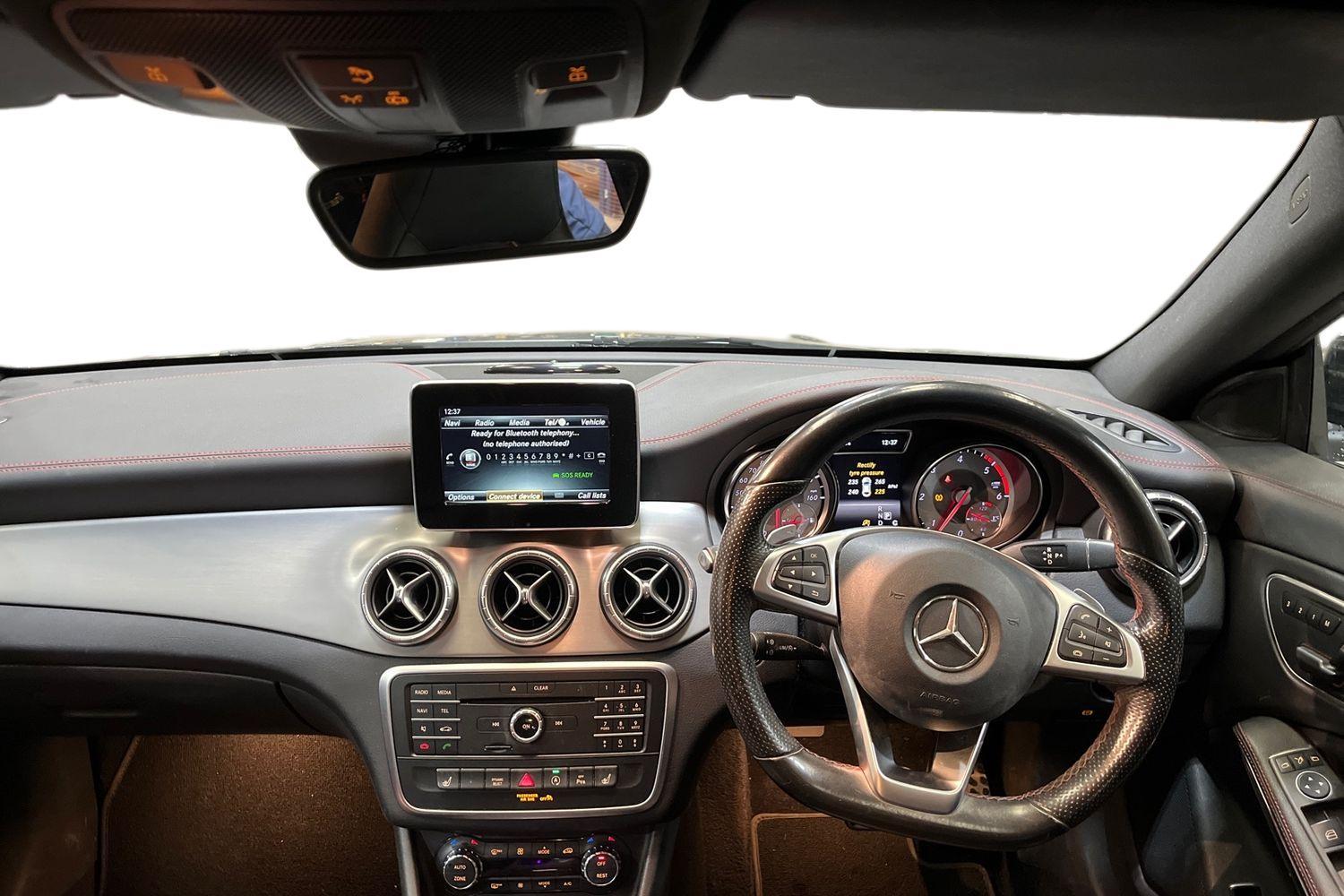 Mercedes-Benz CLA Photo 10