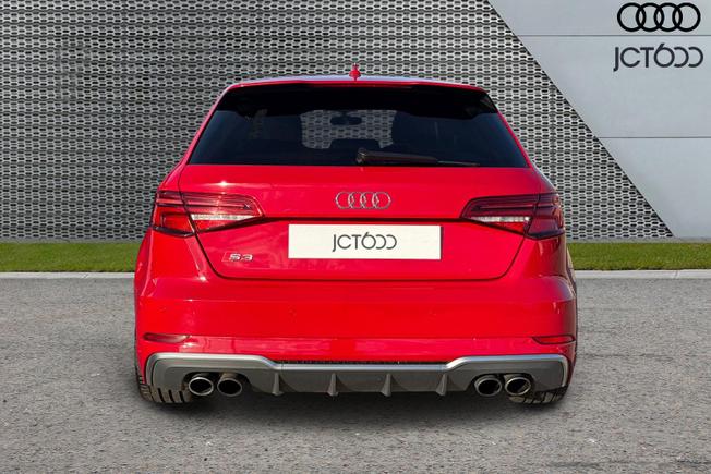 AUDI S3 Photo 7