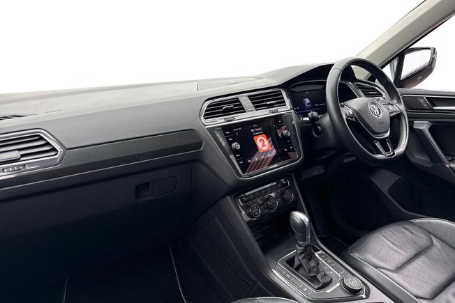 VOLKSWAGEN Tiguan Photo 2