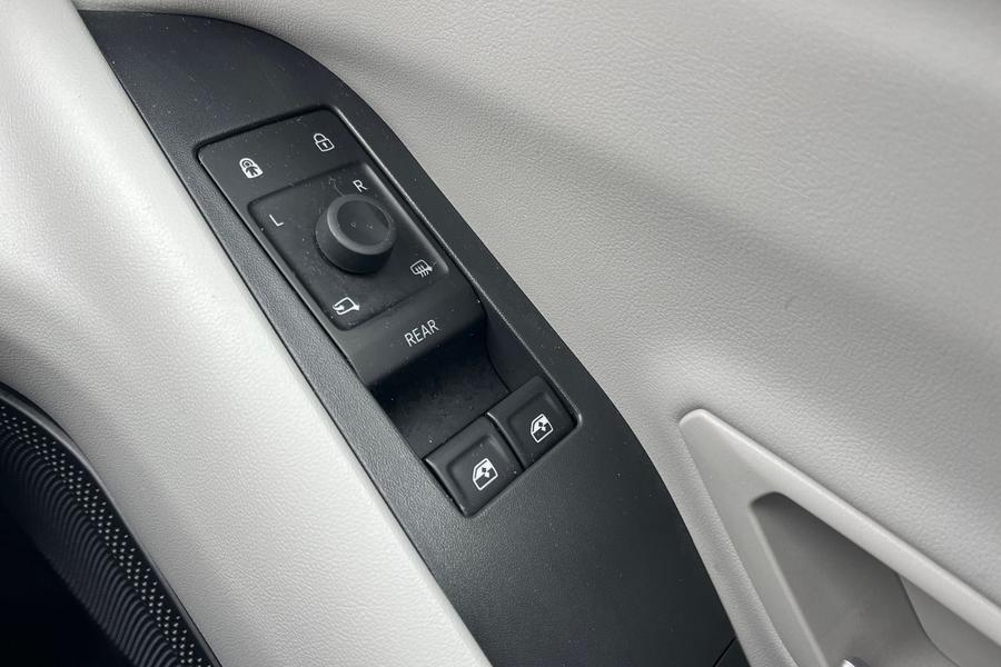 Ford EXPLORER Photo autoimg-da8633a43bd4ea99d1ba7efcc54609d55f8562bc.jpg