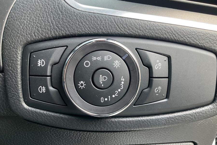 Ford S-MAX Photo autoimg-da868ff06467260cd1d92b737cfa79b21eb56ad9.jpg