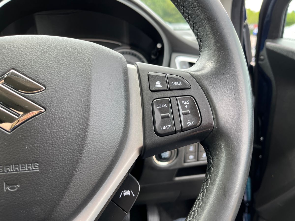 Suzuki S-Cross Photo 15