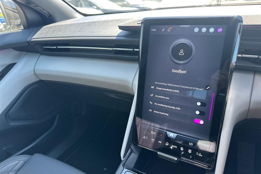 Ford EXPLORER Photo autoimg-da8be7ae2e4b705699b8de20d694a92500204588.jpg