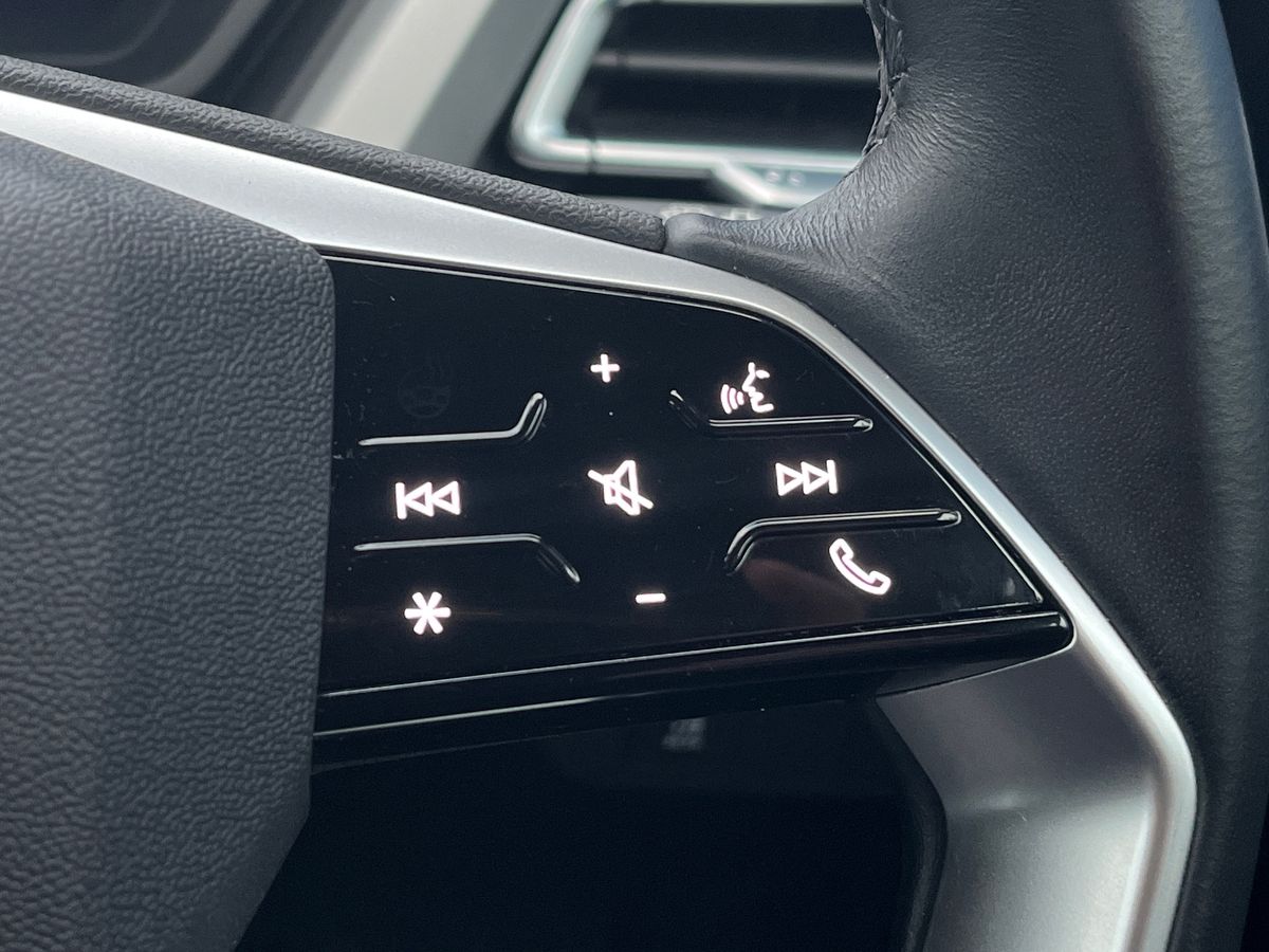 Audi Q4 e-tron Photo 14