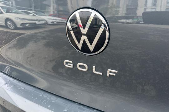 Volkswagen Golf Photo autoimg-da9022b7ddbfc317297e97c3360627a06346b704.jpg
