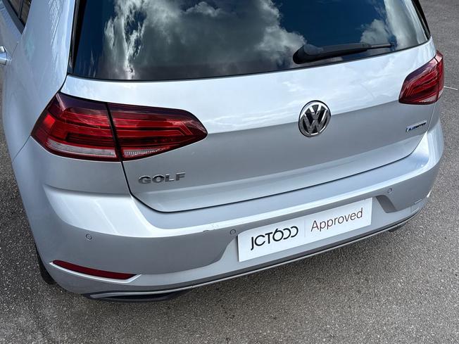 Volkswagen Golf Photo 22