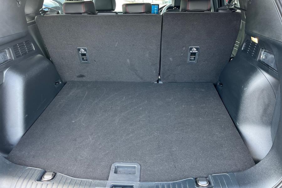 Ford Kuga Photo autoimg-da9464b3e33392e3b2df352ff47a3e755937a6be.jpg