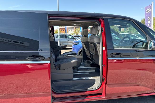 VOLKSWAGEN Multivan Photo 41