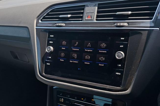 VOLKSWAGEN Tiguan Photo 13