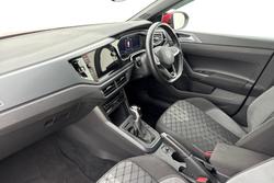 VOLKSWAGEN Taigo Photo 2