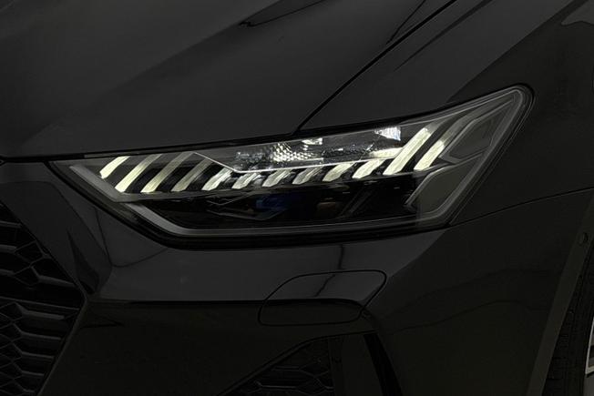 AUDI RS6 Photo 19