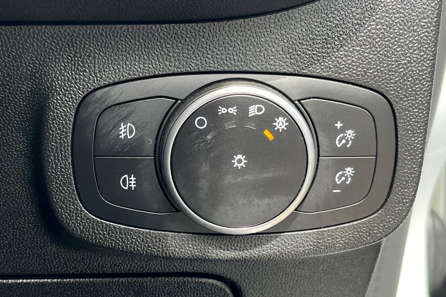Ford FIESTA Photo autoimg-da9eb803c0c751e65bdefadd52fa5875b63f2c60.jpg