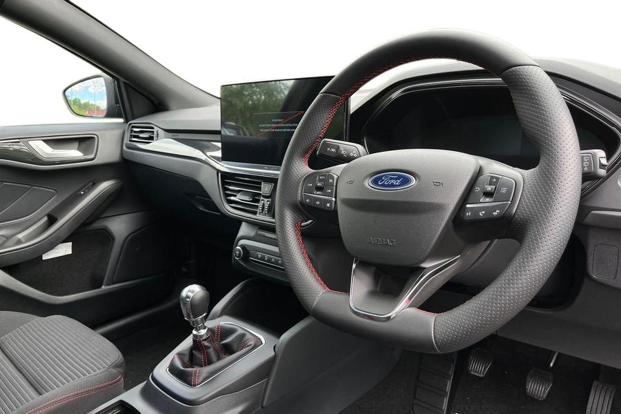 Ford Focus Photo autoimg-daa1a4beac2b6e4bb57a35a9070671e290398583.jpg