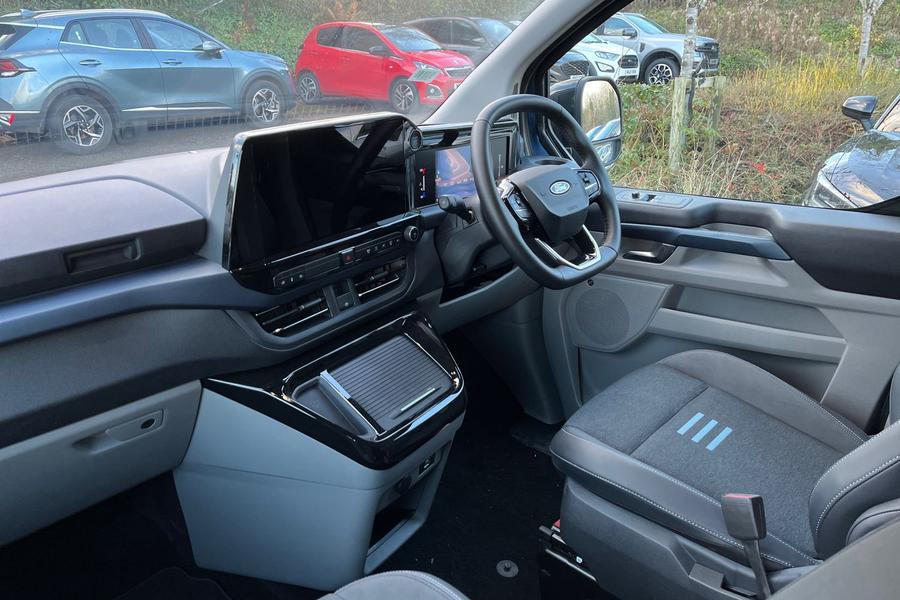 Ford Tourneo Custom Photo autoimg-daa3146edb11825e5145da29e77b728708de9f7a.jpg