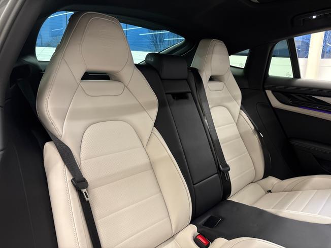 PORSCHE Panamera Photo 45