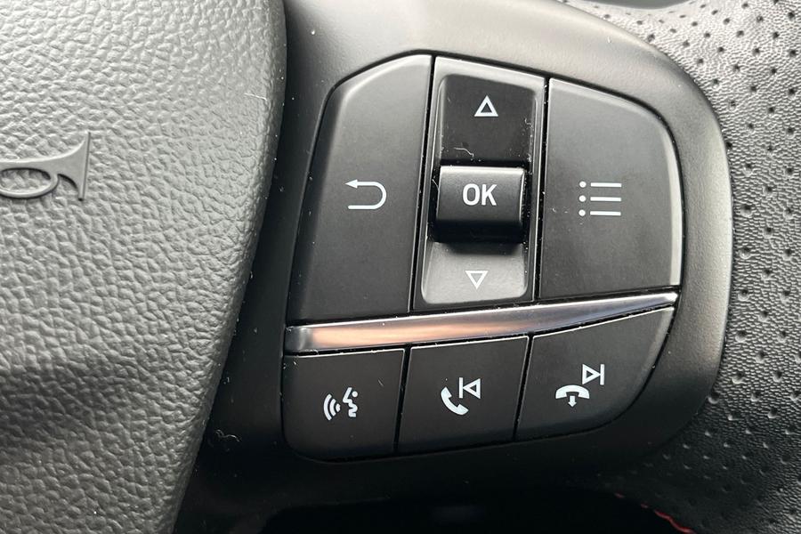 Ford Kuga Photo autoimg-daa83f62e057f379b4c3af98caff7d0e5059882d.jpg