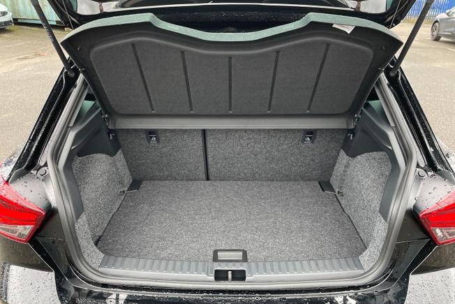 SEAT Ibiza Photo 12