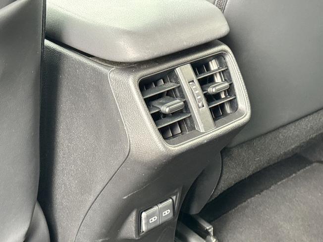 LEXUS Ux Photo 43