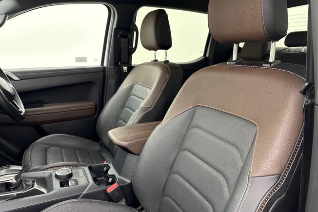 VOLKSWAGEN Amarok Photo 32