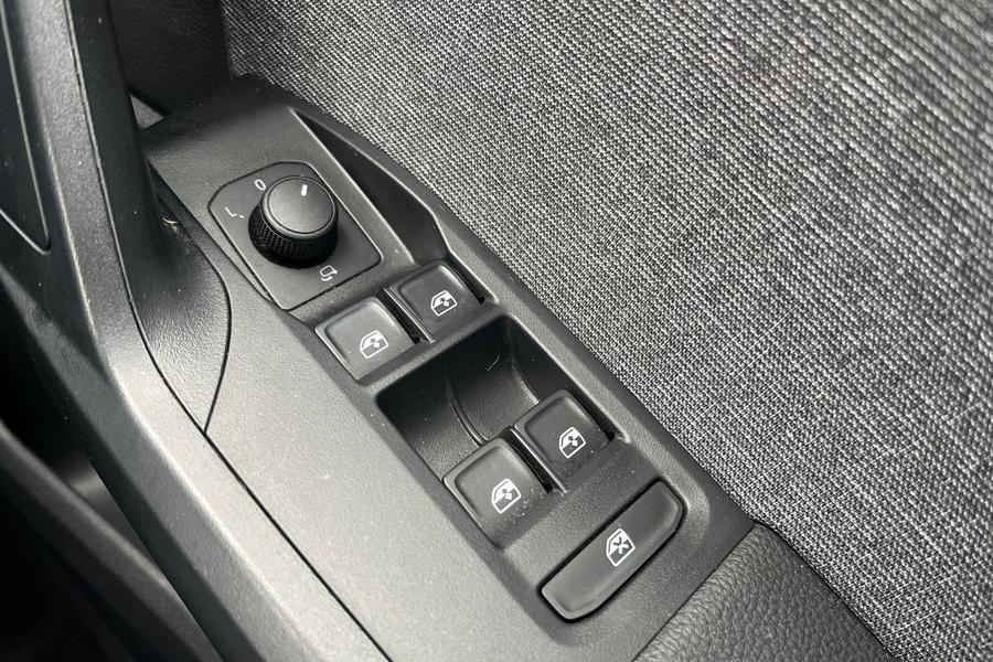 SEAT ARONA Photo autoimg-dab60f36fceb7ed692db4ffeec8f4fd48c9202ff.jpg