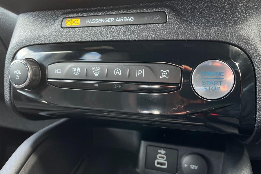 Ford Kuga Photo autoimg-dab8a751a84869564a238c2939da6eb575957d01.jpg