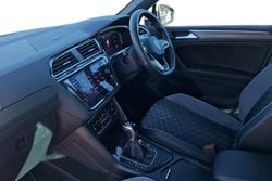 VOLKSWAGEN Tiguan Photo 2