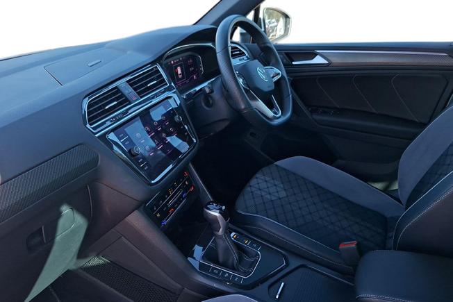 VOLKSWAGEN Tiguan Photo 2