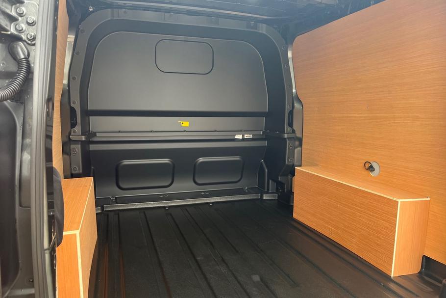 Used Ford TRANSIT CUSTOM WO25URB 4