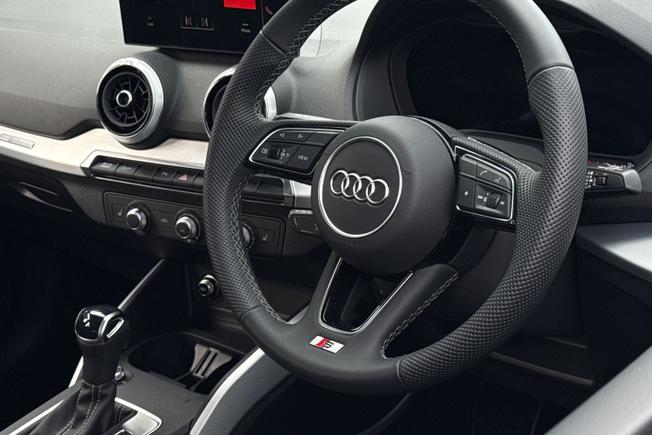 AUDI Q2 Photo 38