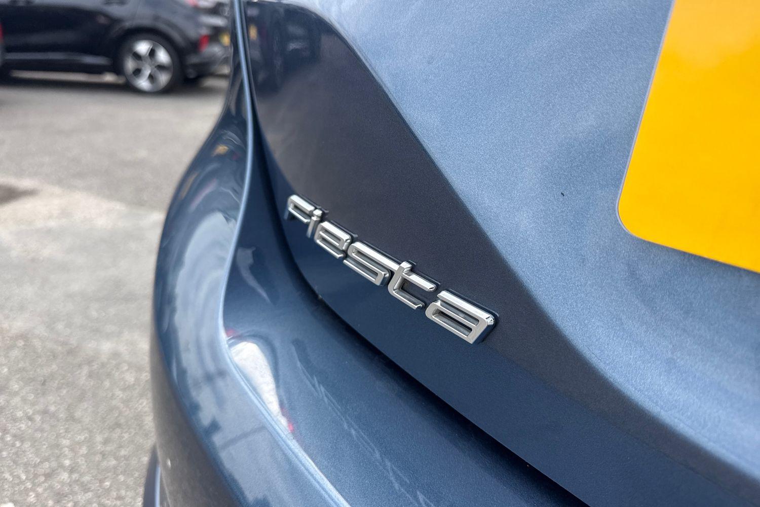 Ford Fiesta Photo 37