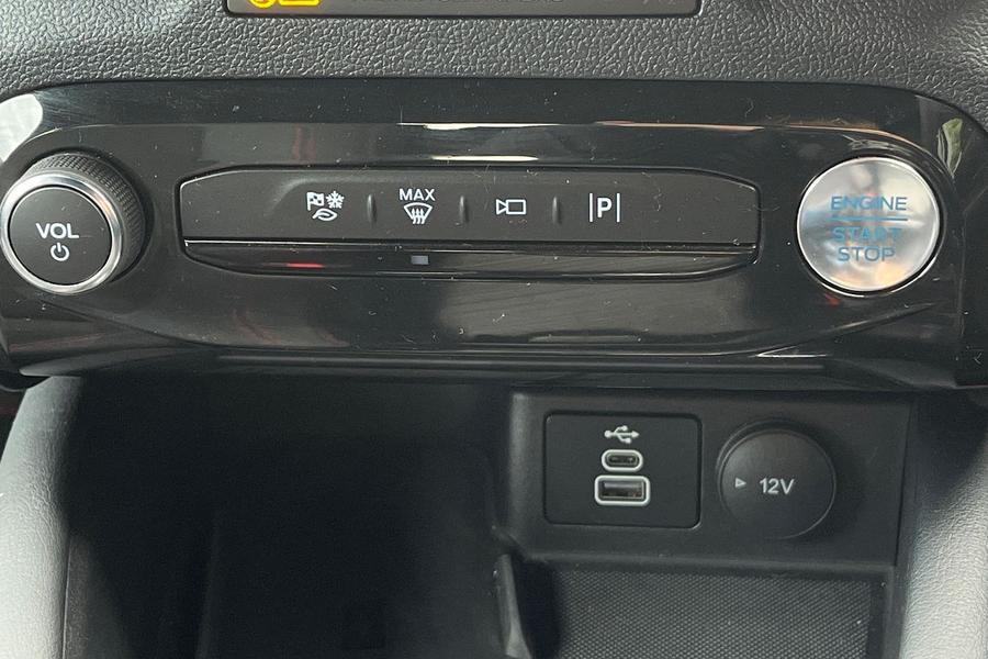 Ford Kuga Photo autoimg-dac54c7a8c5c9062aac68214e00160dad681ac84.jpg