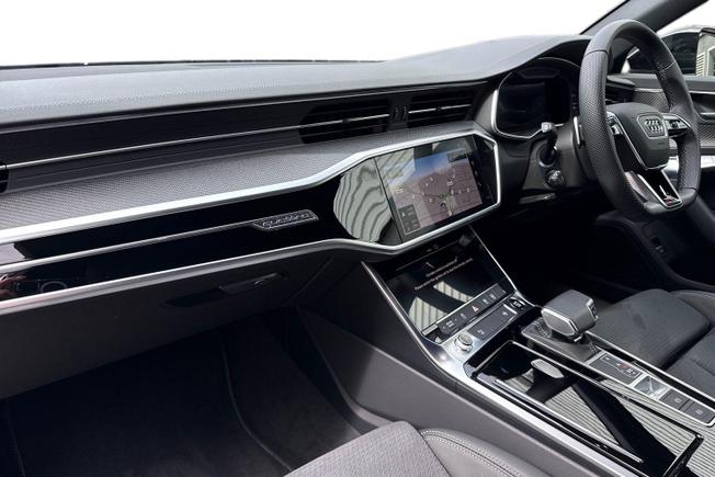 Audi A6 Saloon Photo 2