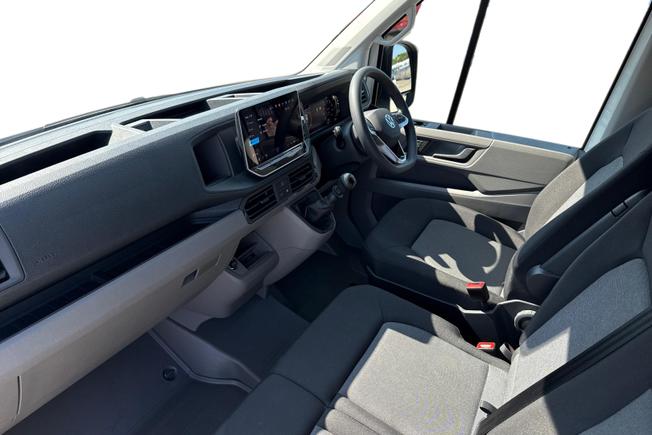 VOLKSWAGEN Crafter Photo 2