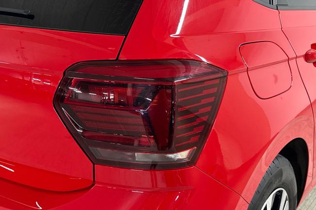 VOLKSWAGEN Polo Photo 18