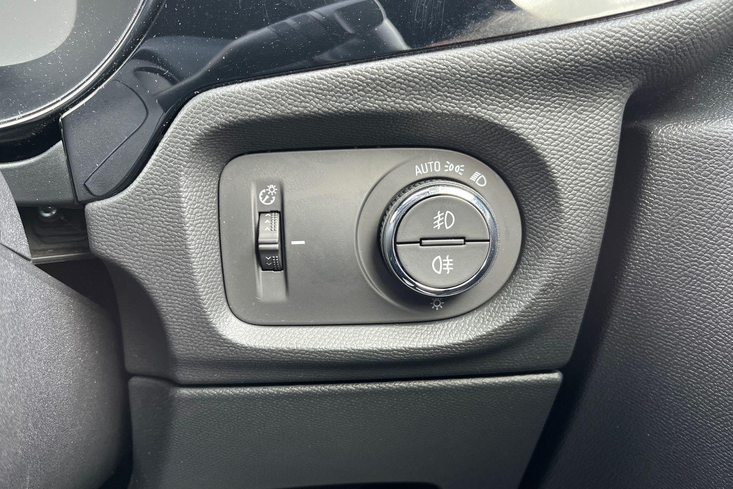 Vauxhall CORSA Photo 29