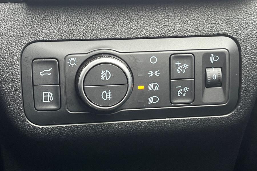 Ford KUGA Photo autoimg-dad243049c5a97dba541c33560df54f4b2c38cfe.jpg