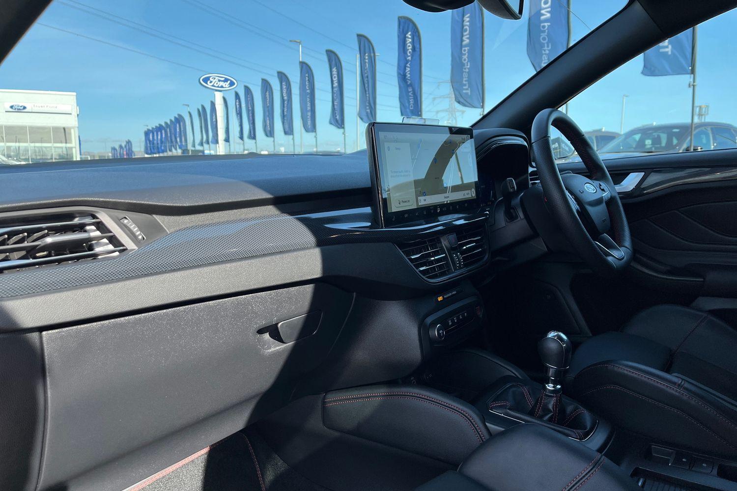 Ford Focus Photo 17