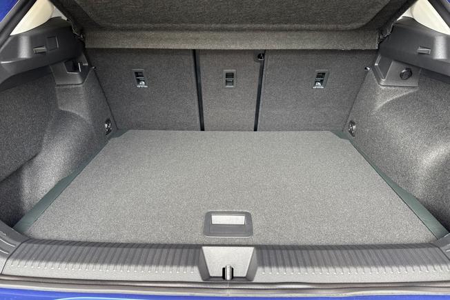 Volkswagen T-Roc Photo 12
