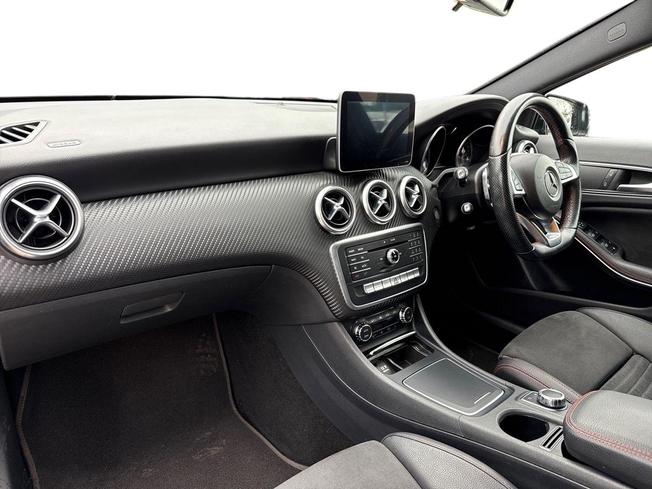 MERCEDES-BENZ A Class Photo 2