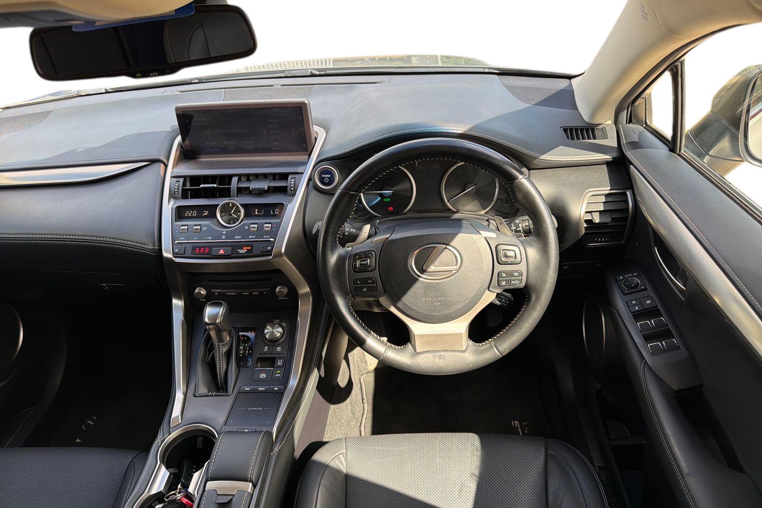 Lexus NX Photo 10