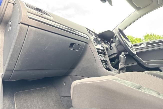 VOLKSWAGEN Golf Photo 44