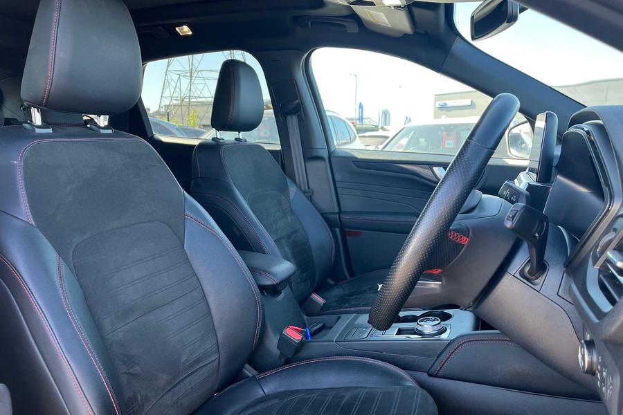 Ford Kuga Photo autoimg-dae34860e232b70f390fe3e465b4a0c68078d492.jpg