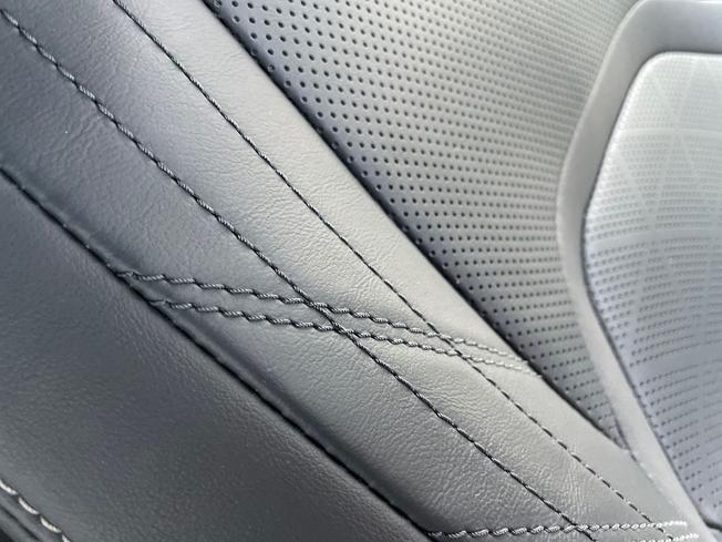 LEXUS UX Photo 51