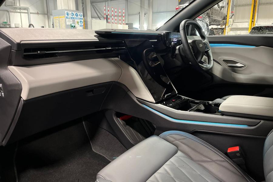 Ford Explorer Photo autoimg-dae79dded32e7cb52f84e6bc2ee2fbc374c02d89.jpg